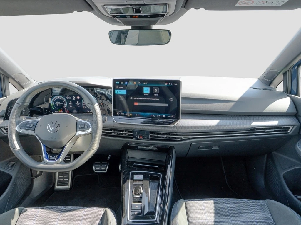 Volkswagen-Golf-image-9