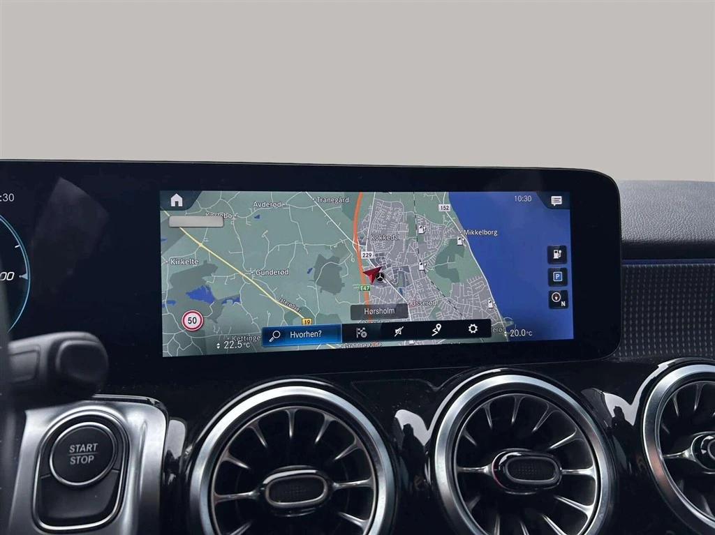 Mercedes-Benz-EQB-image-15