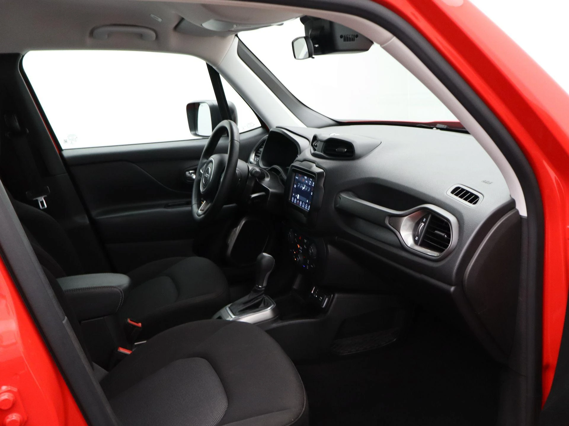 Jeep-Renegade-image-25