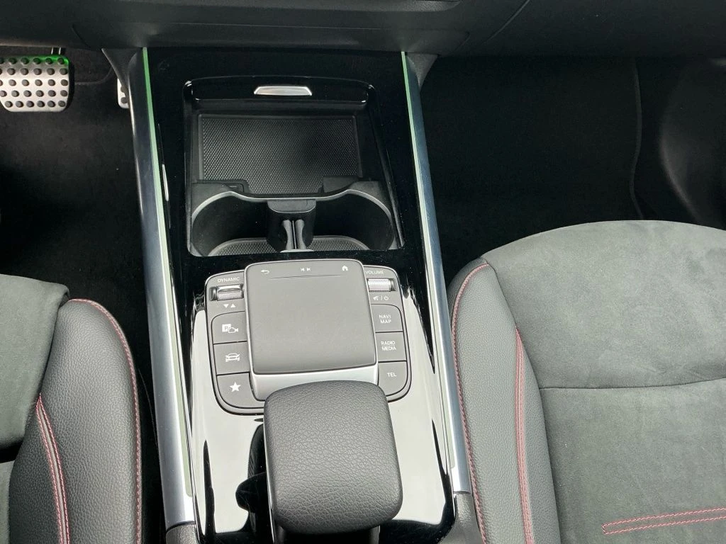 Mercedes-Benz-GLA 250-image-15