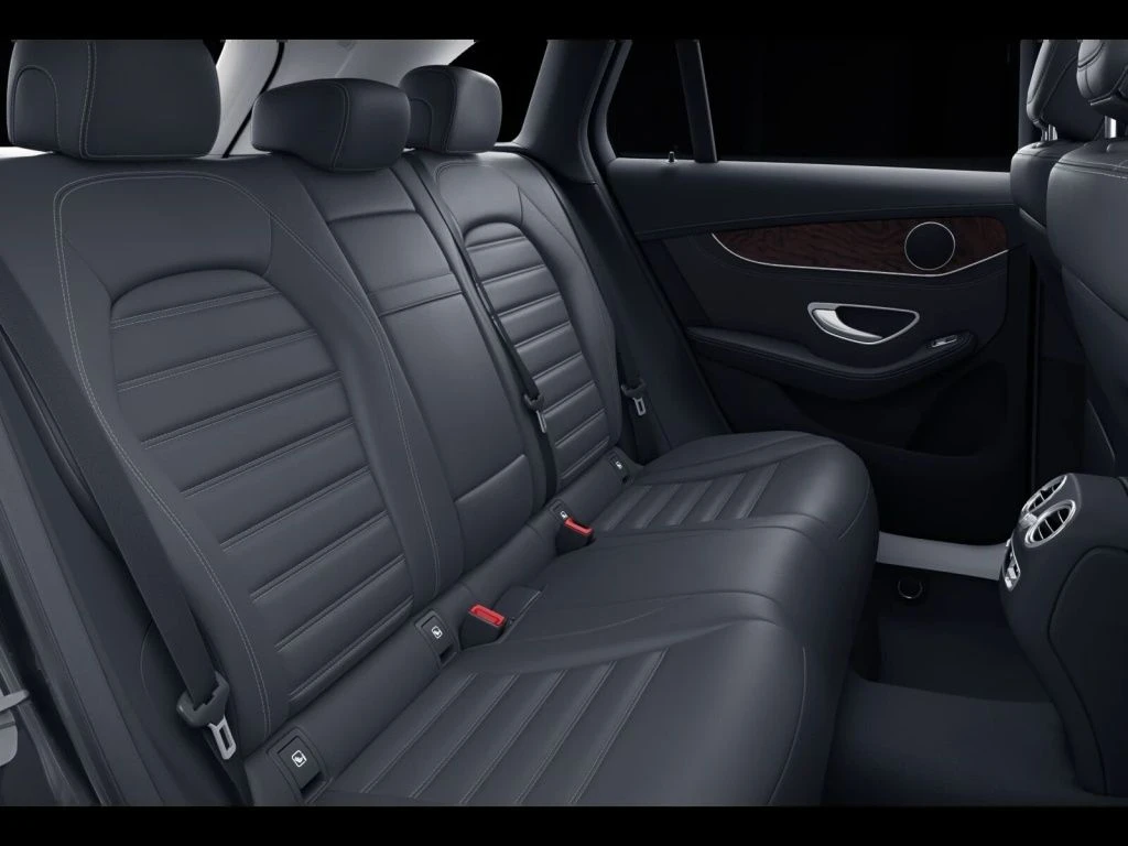 Mercedes-Benz-GLC 220 d-image-10