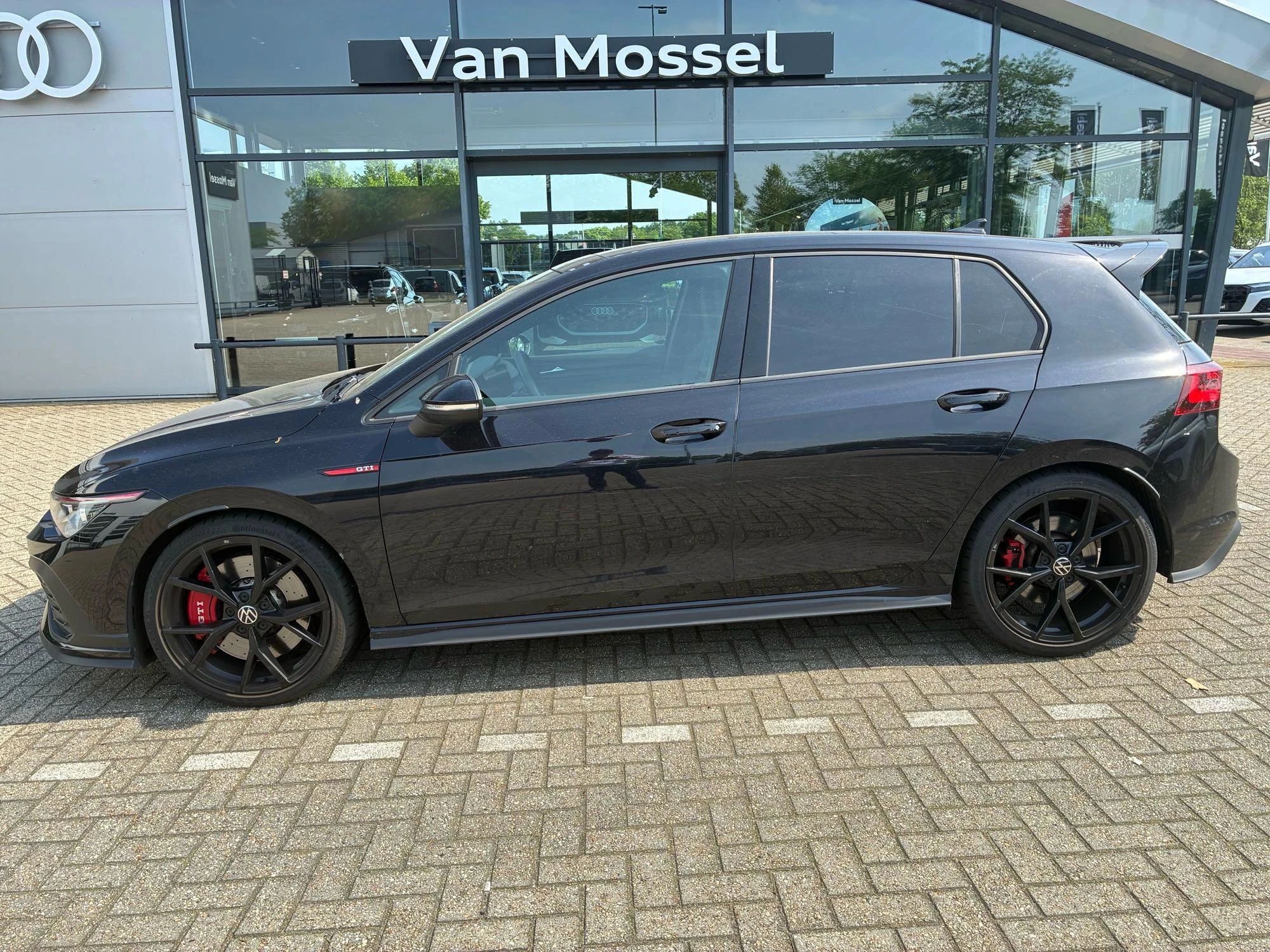 Volkswagen-Golf-image-3
