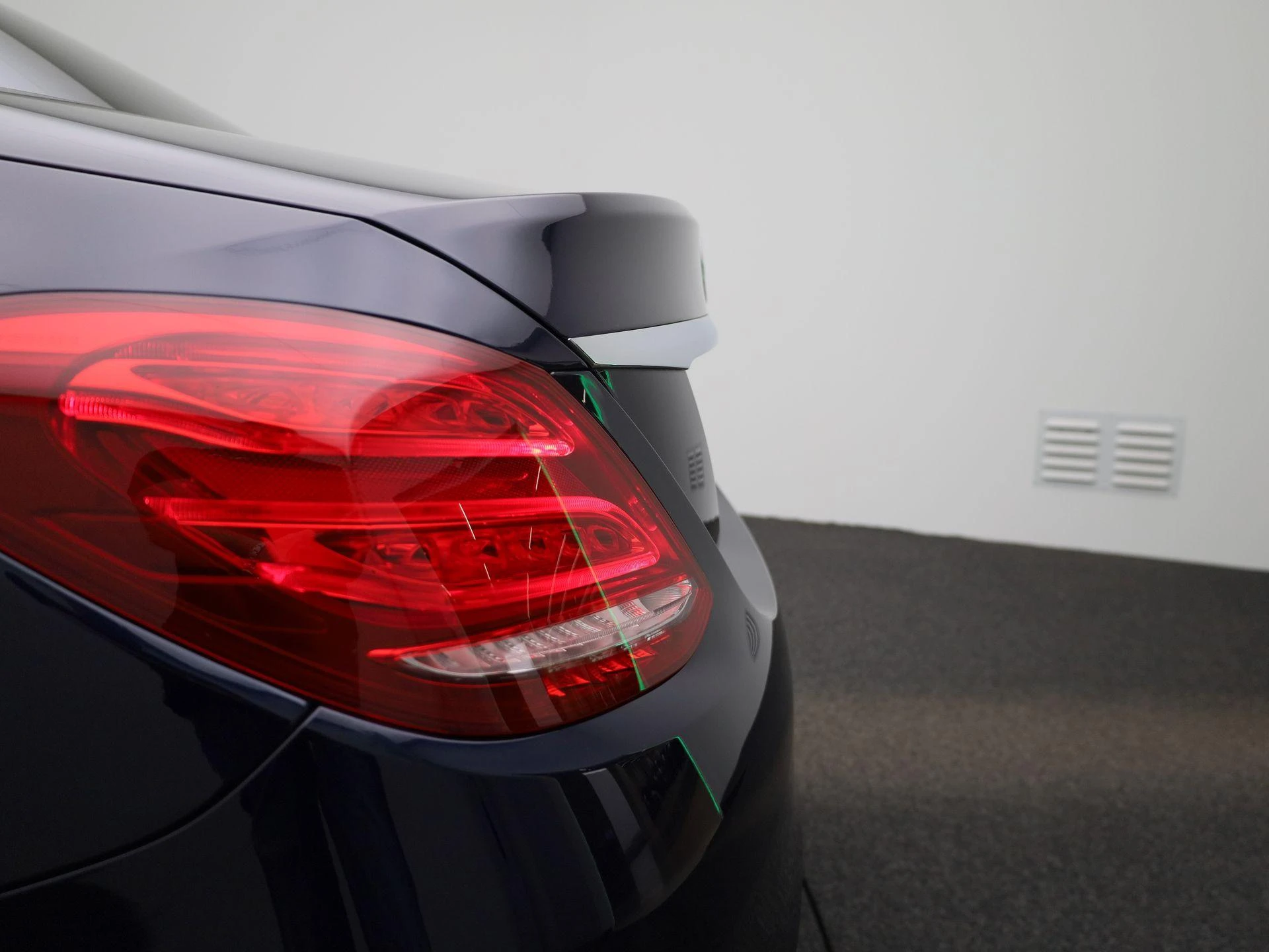 Mercedes-Benz-C-Klasse-image-54
