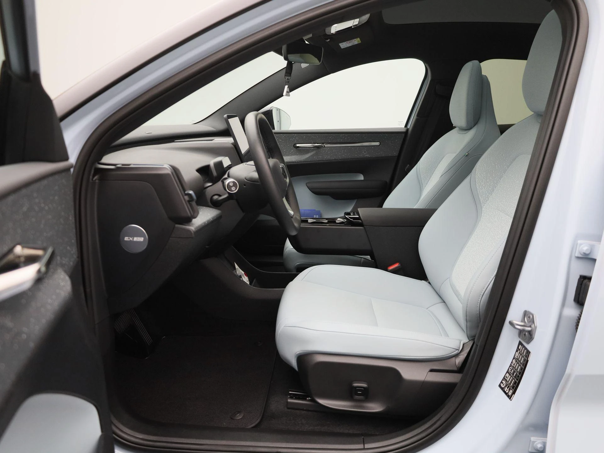 Volvo-EX30-image-9