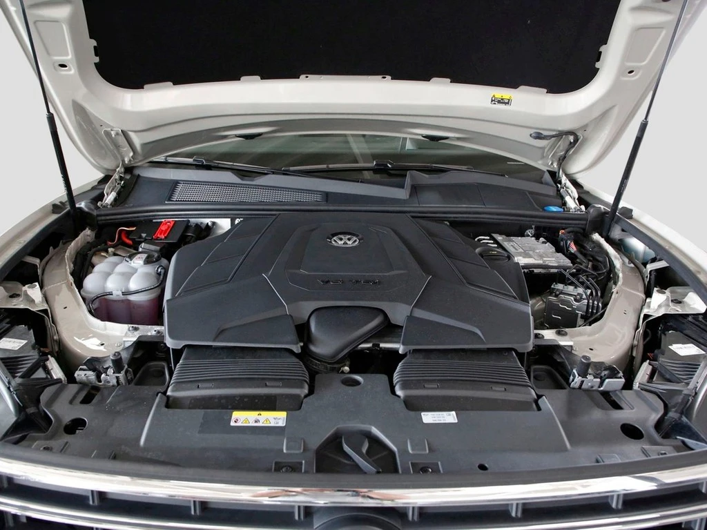 Volkswagen-Touareg-image-6