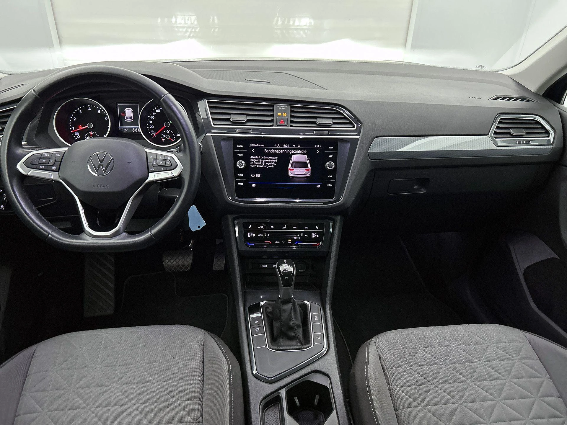 Volkswagen-Tiguan-image-20