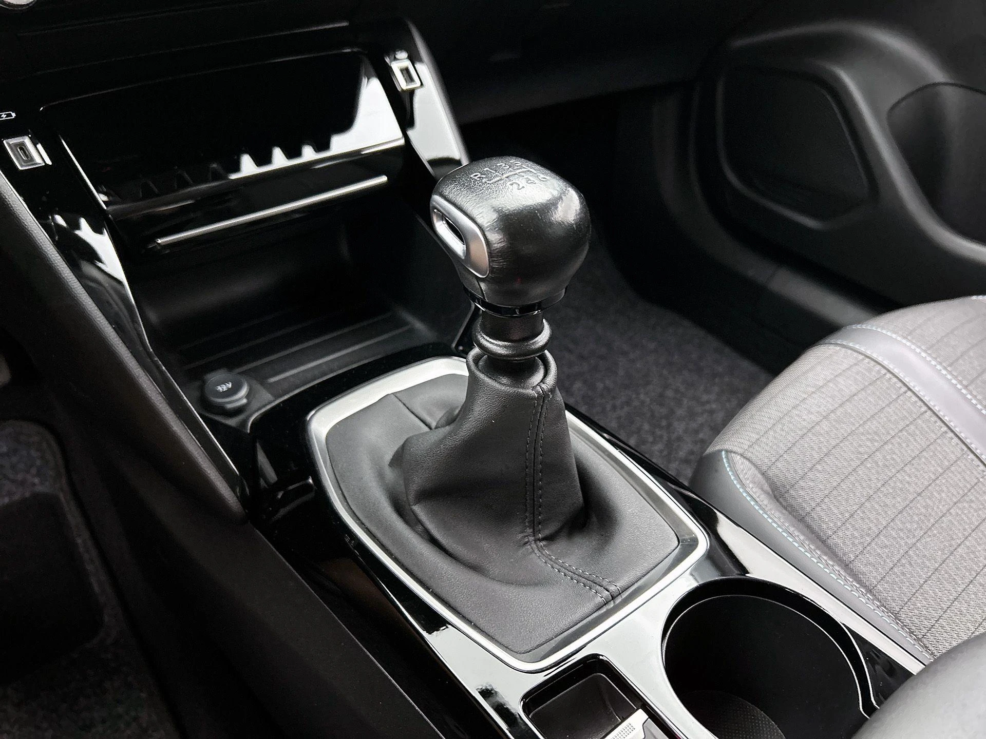 Peugeot-2008-image-24
