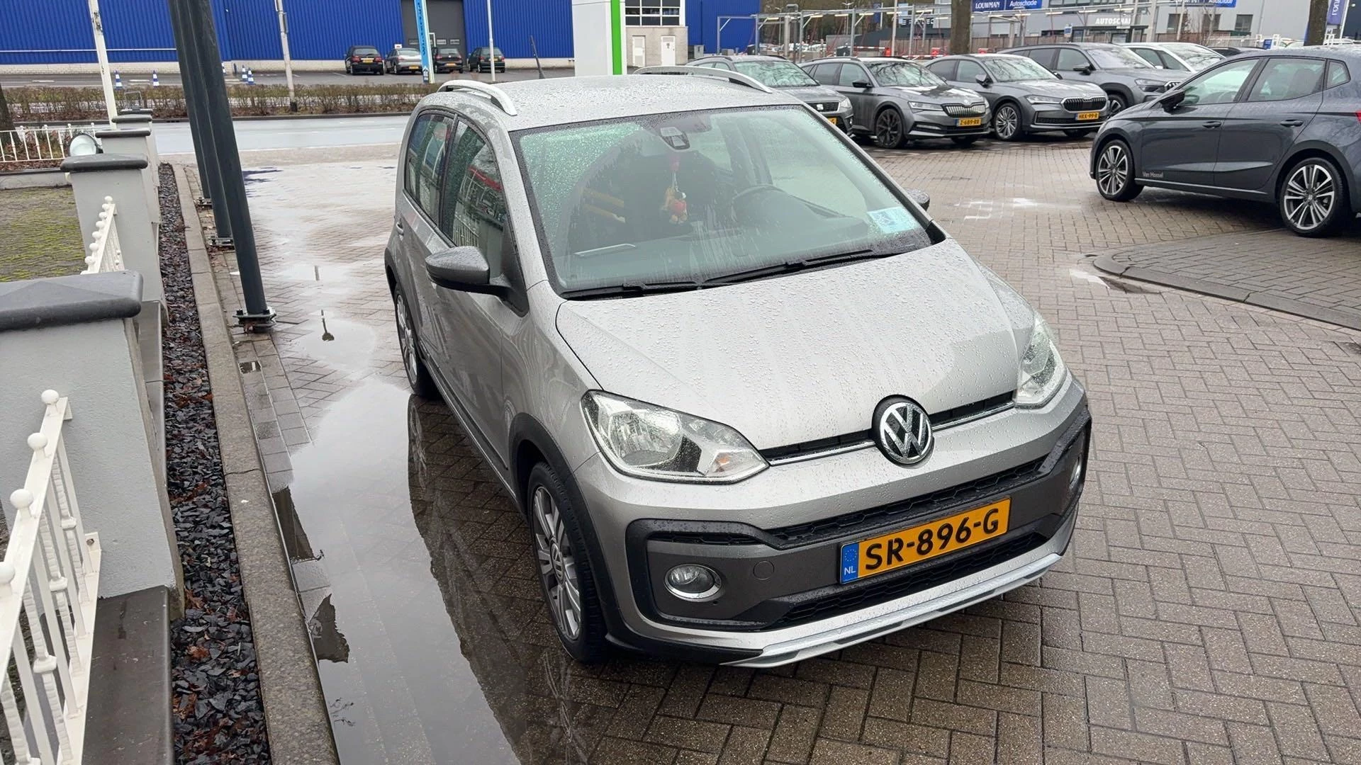 Volkswagen-up!-image-4