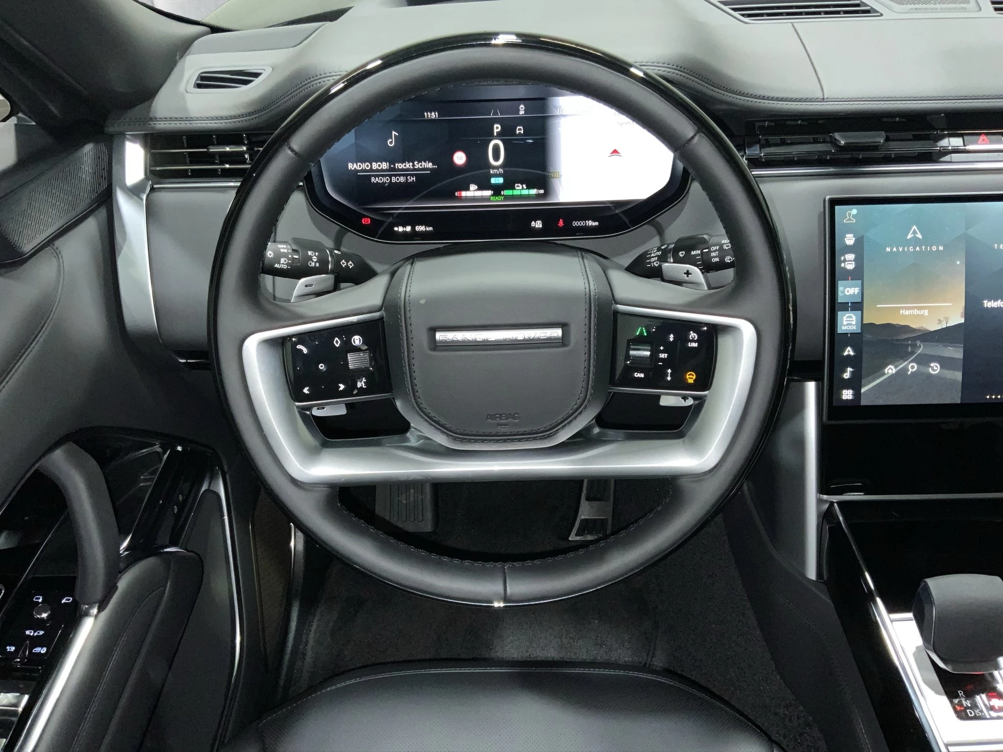 Land Rover-Range Rover-image-9
