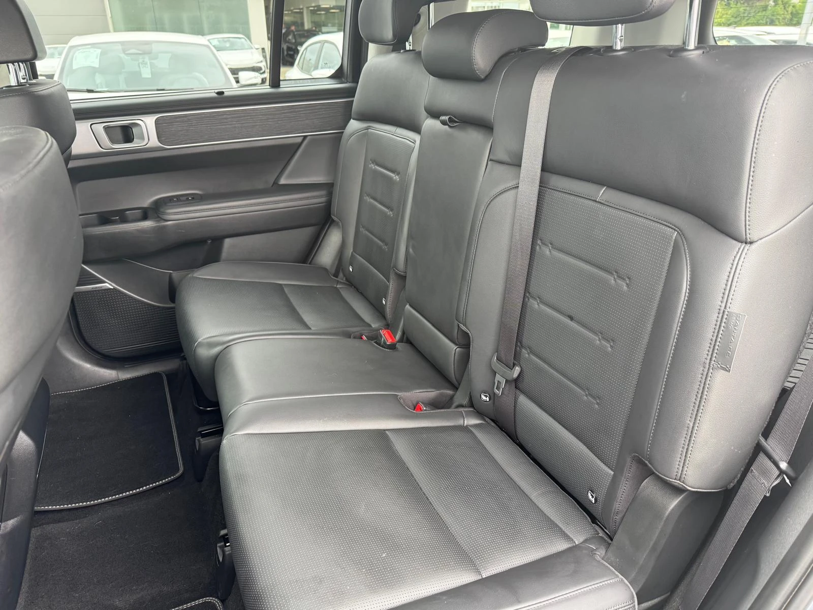 Hyundai-Santa Fe-image-23
