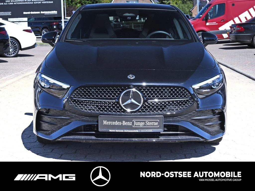 Mercedes-Benz A-Klasse 180 AMG PANO NIGHT MBUX KEYLESS-GO SHZ AMG Line