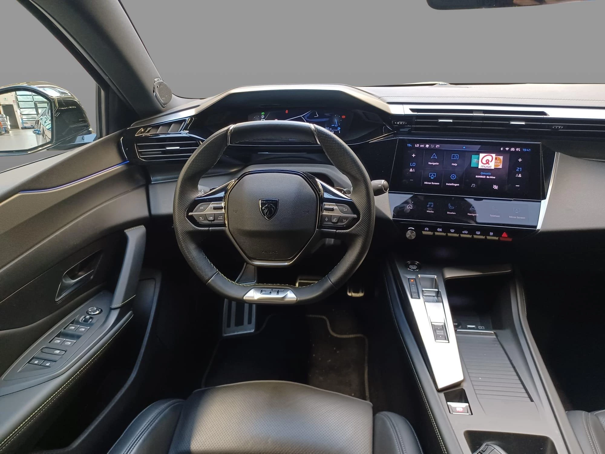 Peugeot 408 1.2T AT8 GT