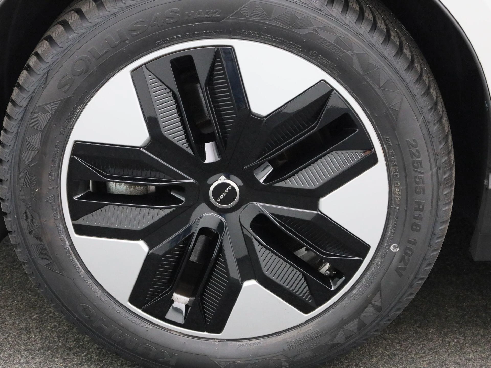 Volvo-EX30-image-17
