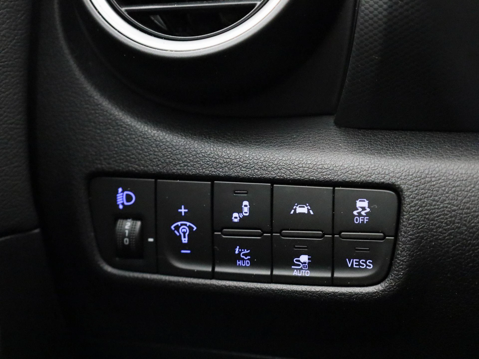 Hyundai-Kona-image-30