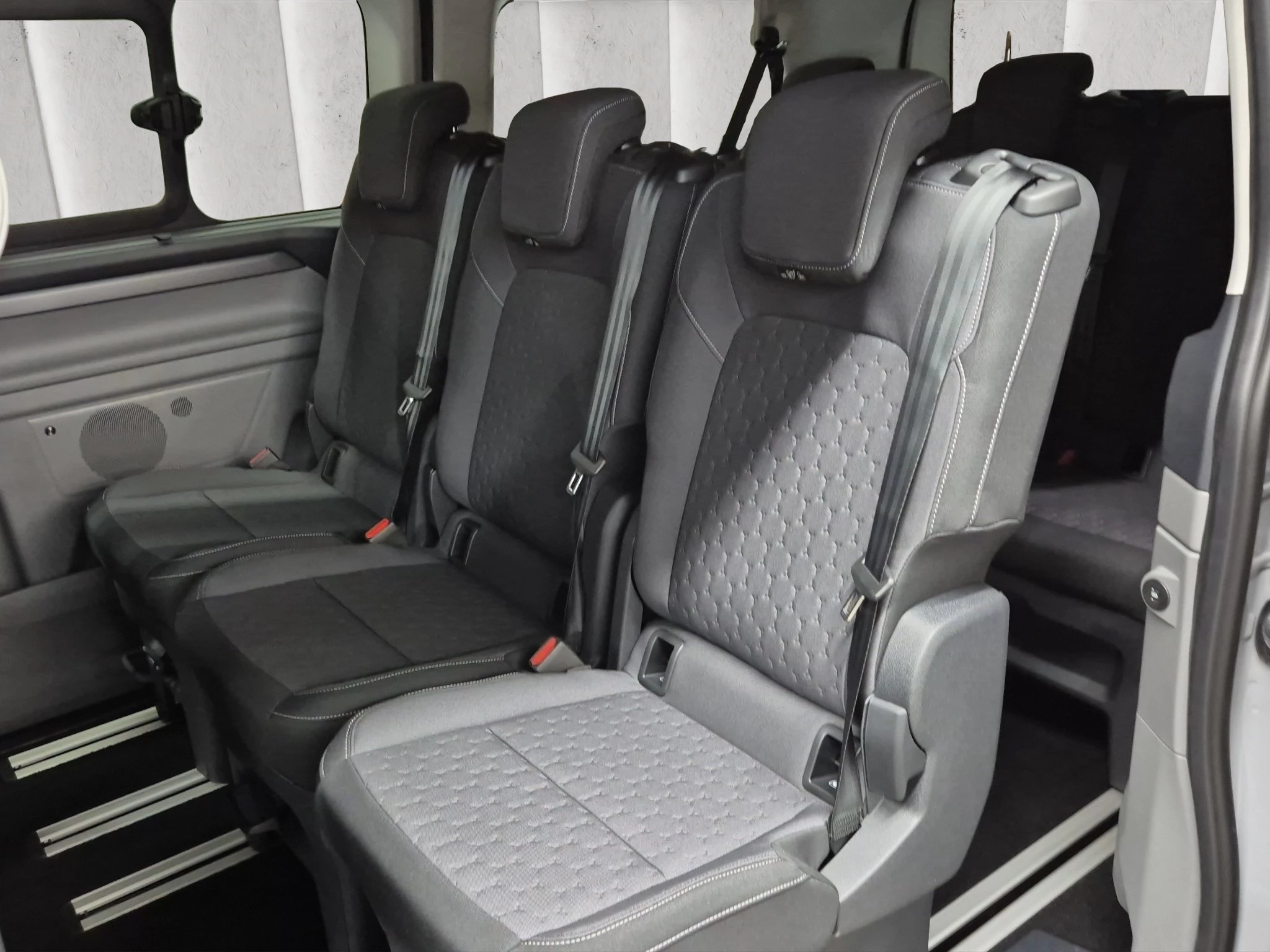 Ford Tourneo Custom Titanium 2.0 EcoBlue 125kW 320 L1 Auto FWD Van. 4-türig