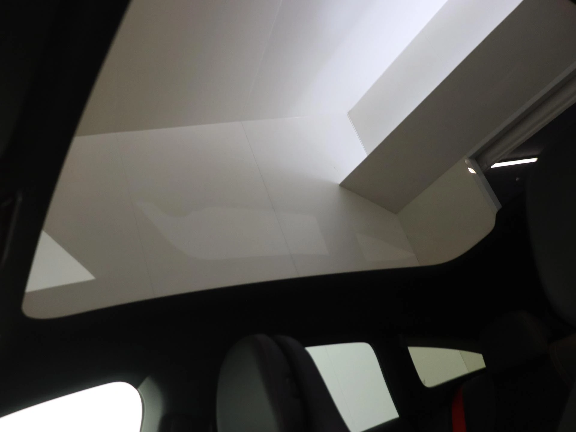 Mercedes-Benz-CLA-image-25