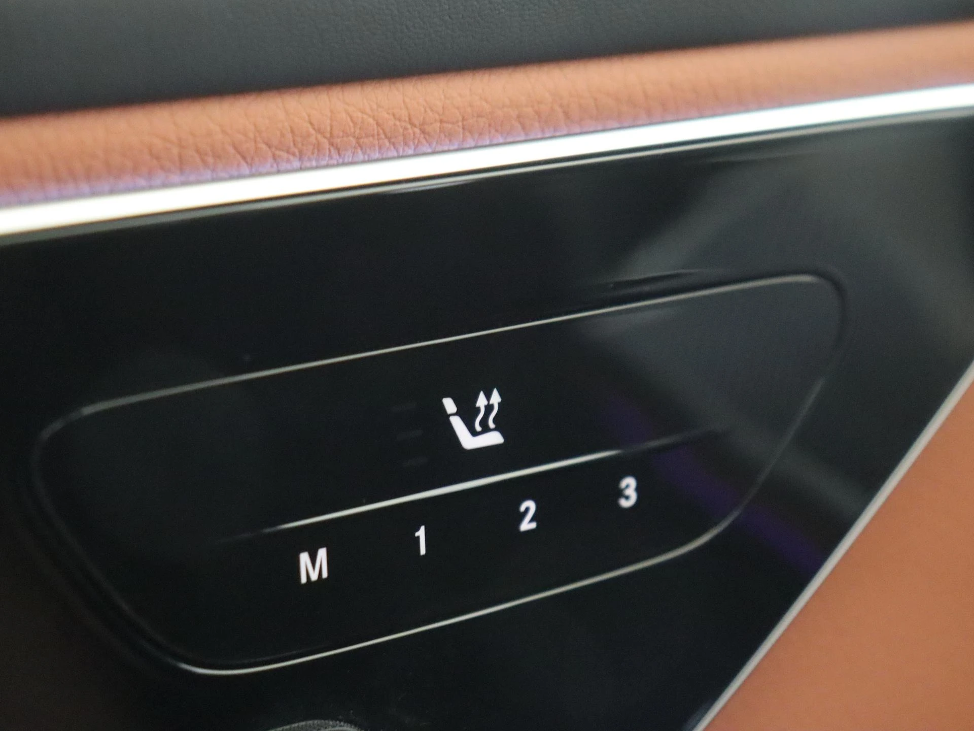 Mercedes-Benz-GLC-image-24