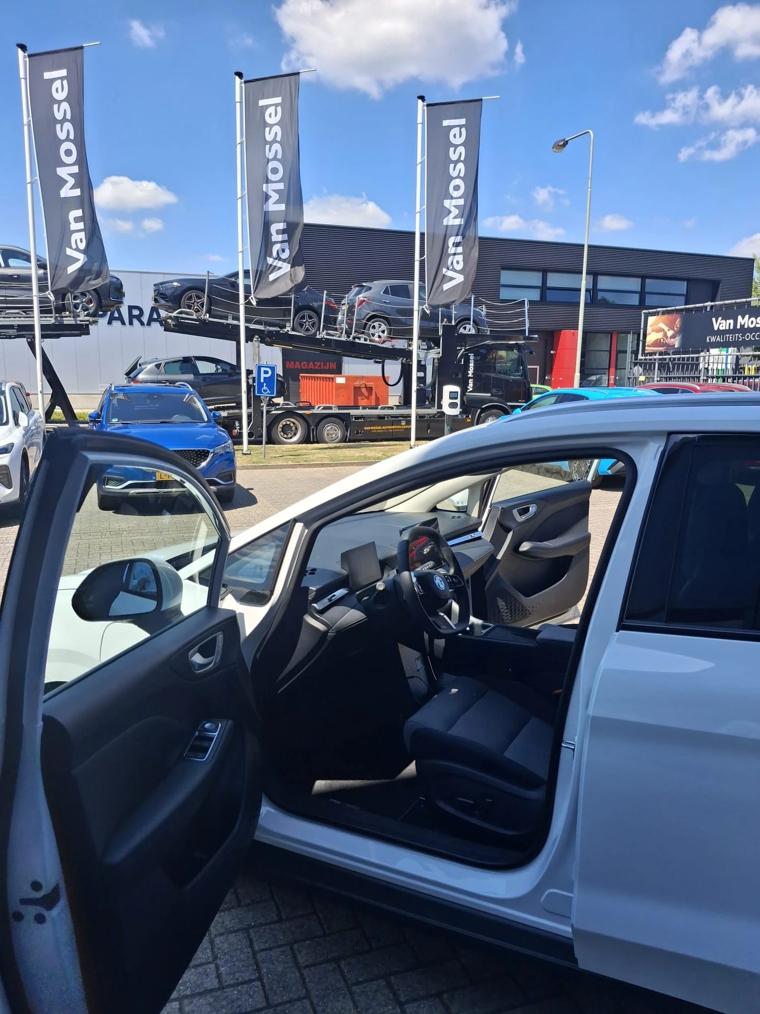 MG MG4 EV Urban Premium 54 kWh