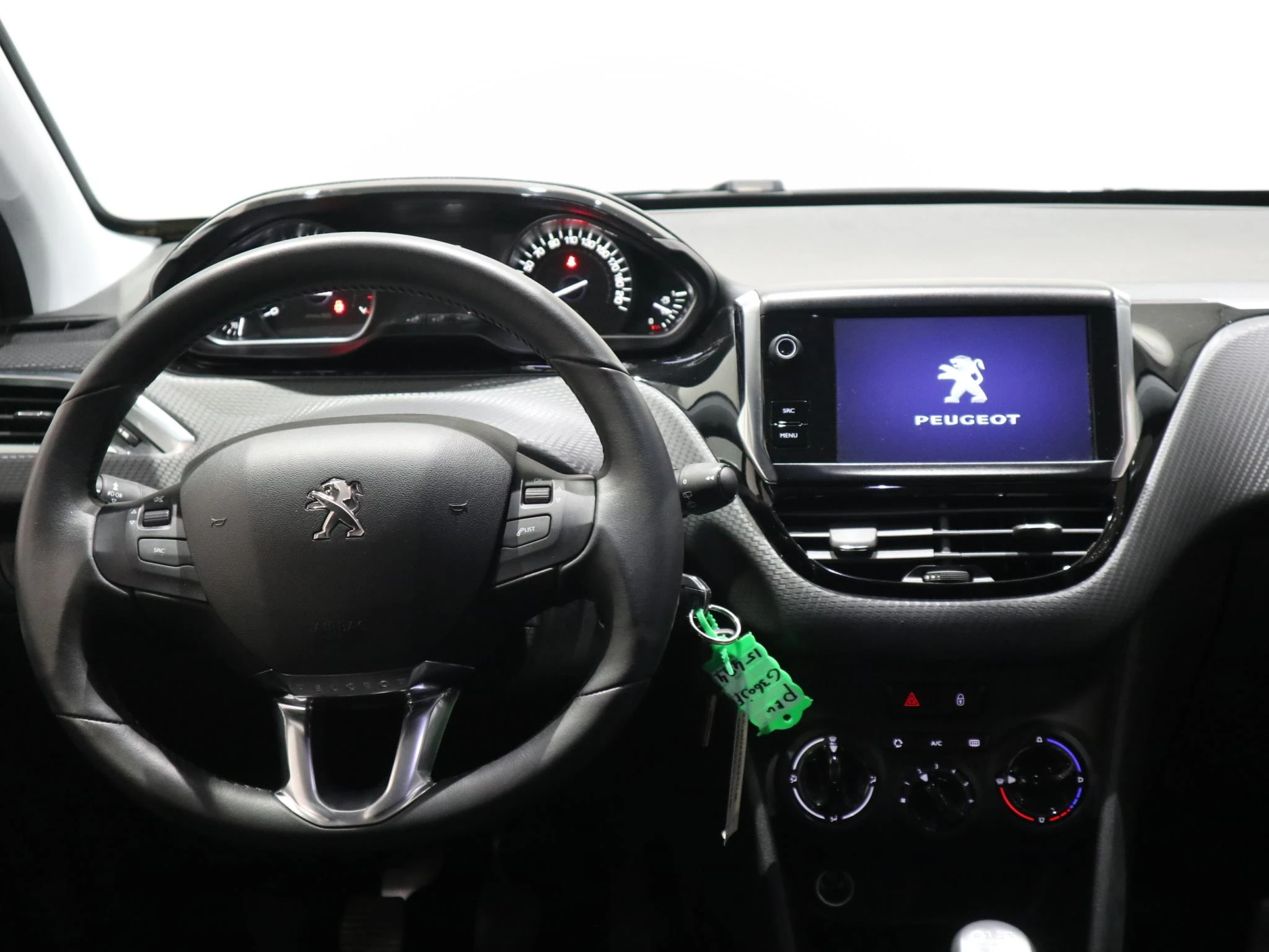 Peugeot-2008-image-11