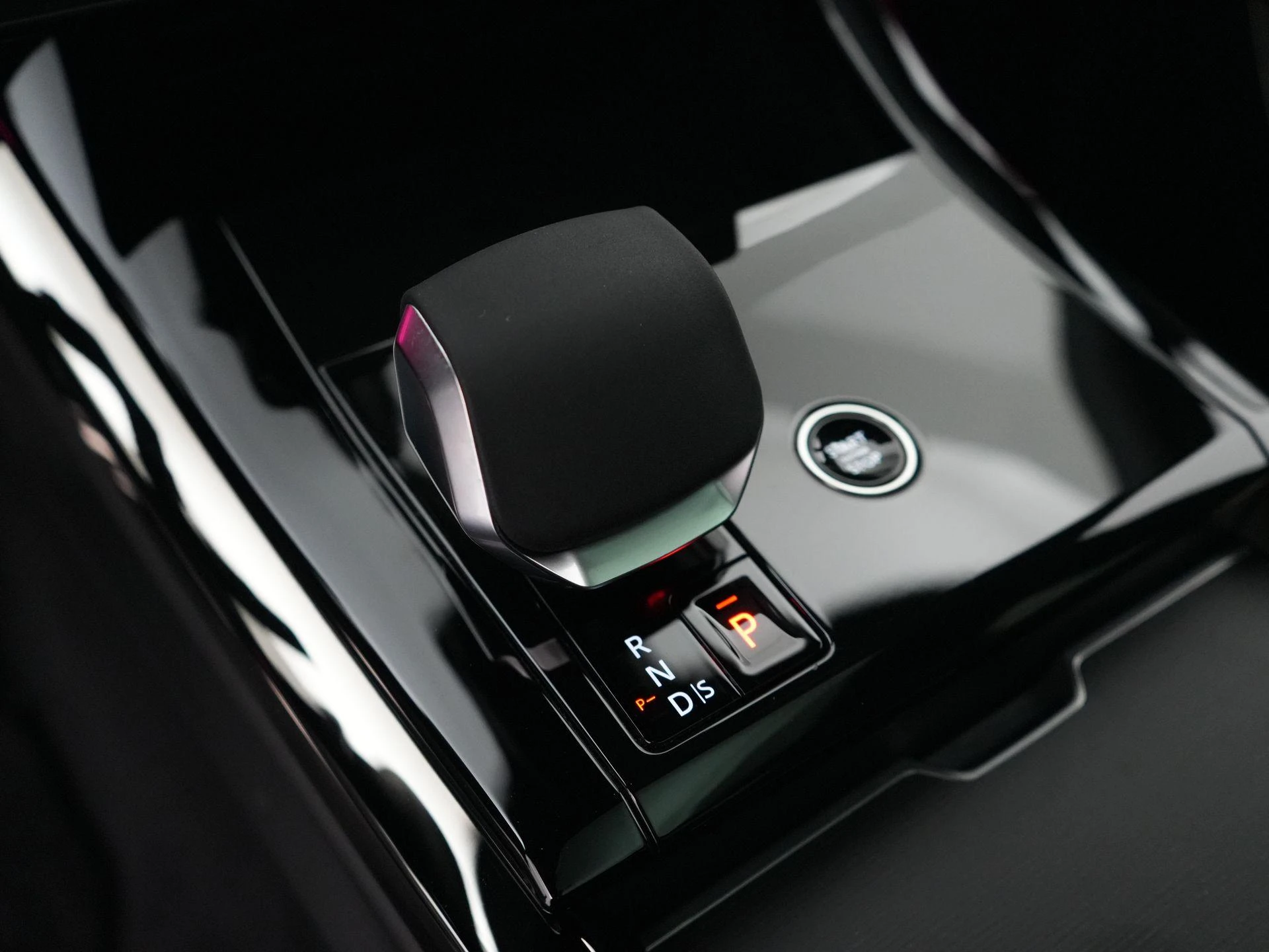 Land Rover-Range Rover Sport-image-18