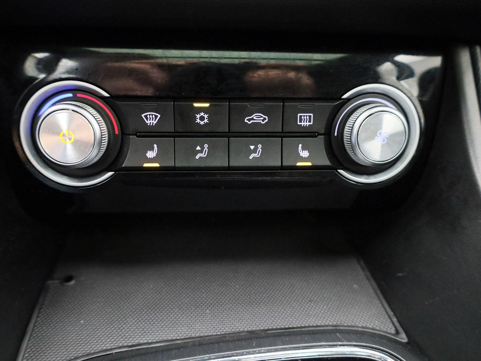 MG-ZS EV-image-18