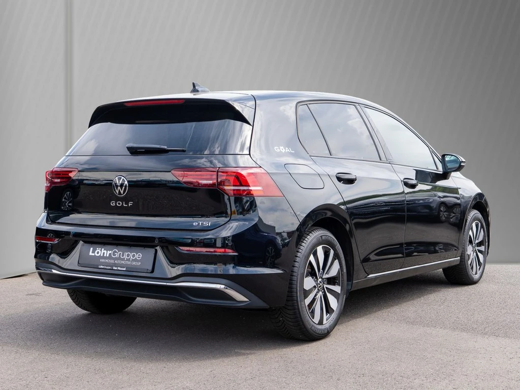 Volkswagen-Golf-image-3