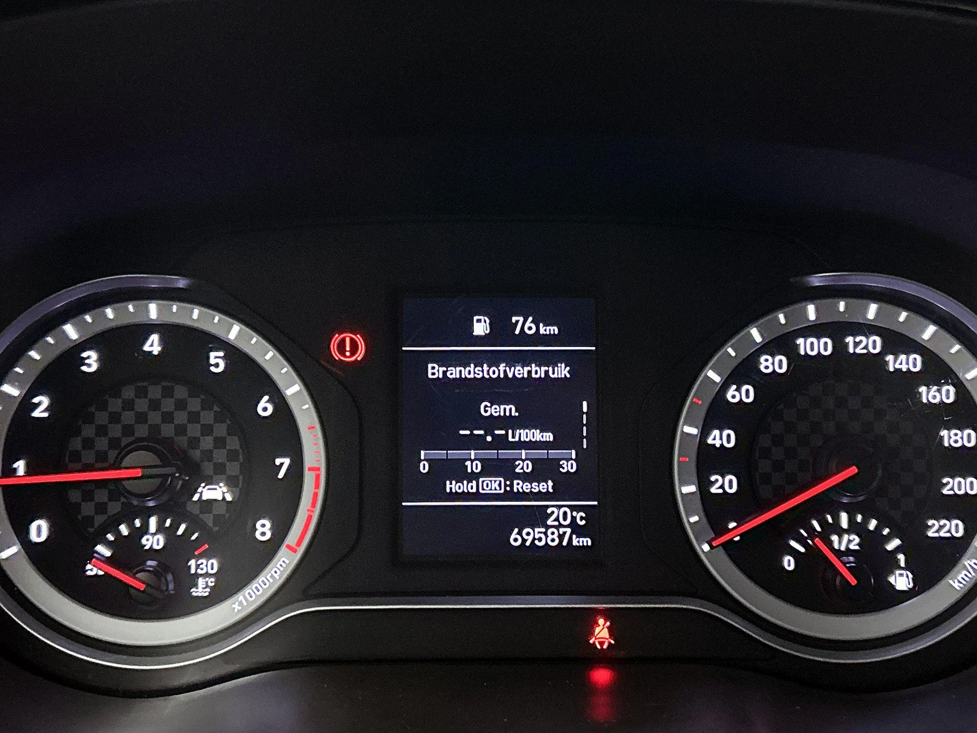 Hyundai-i10-image-7