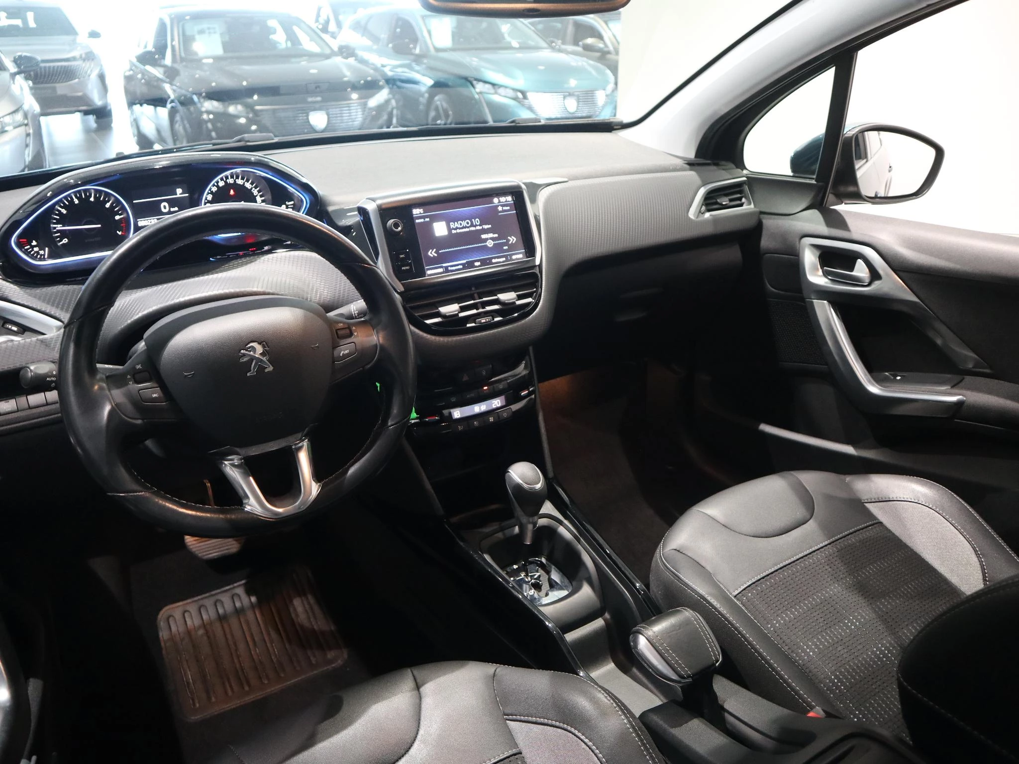 Peugeot-2008-image-10