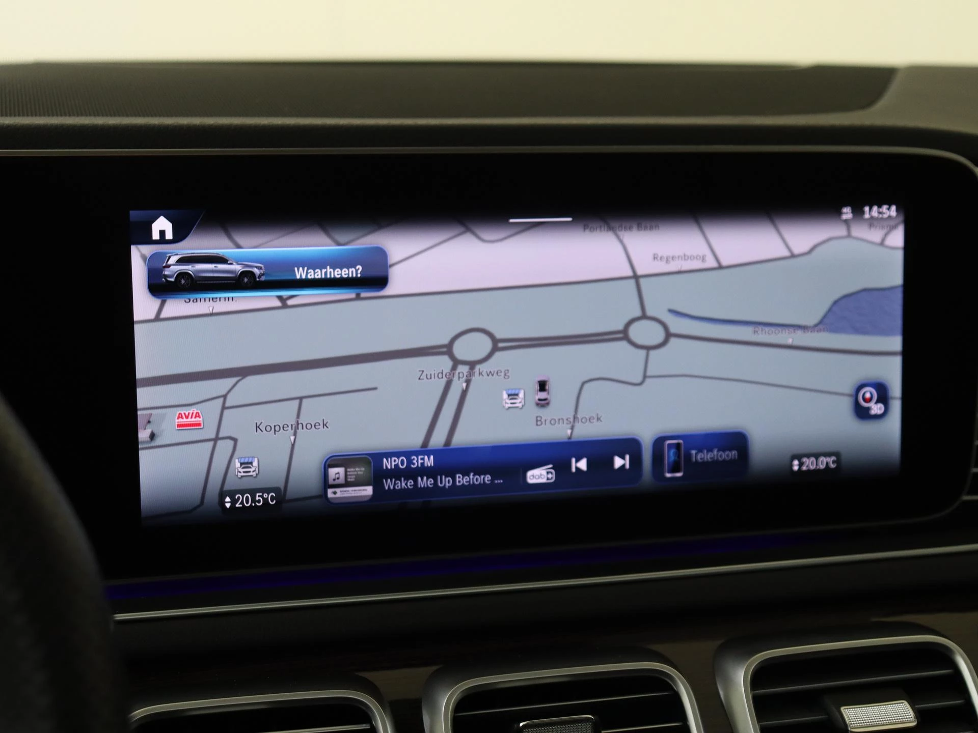 Mercedes-Benz-GLS-image-21