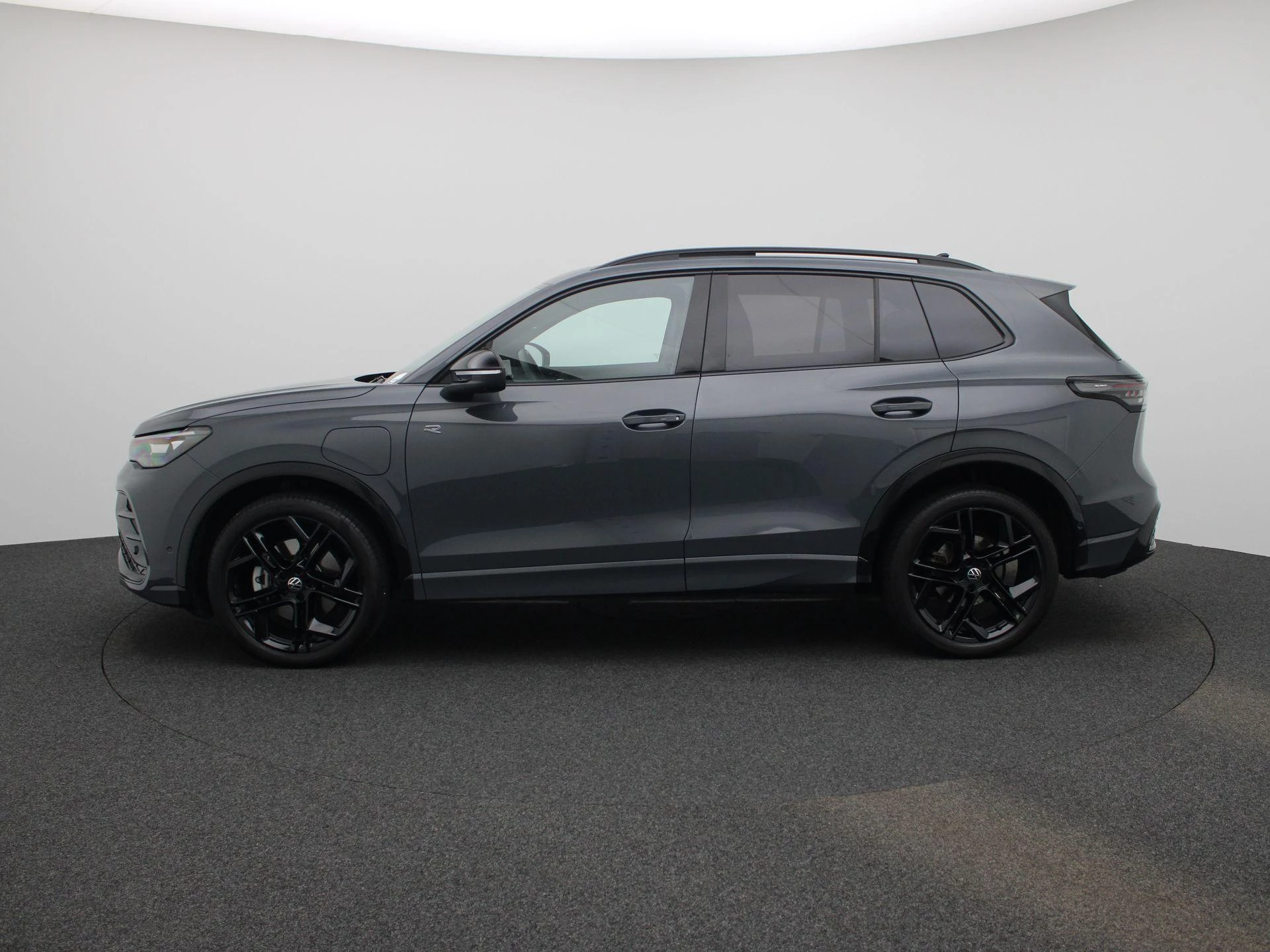 Volkswagen-Tiguan-image-3