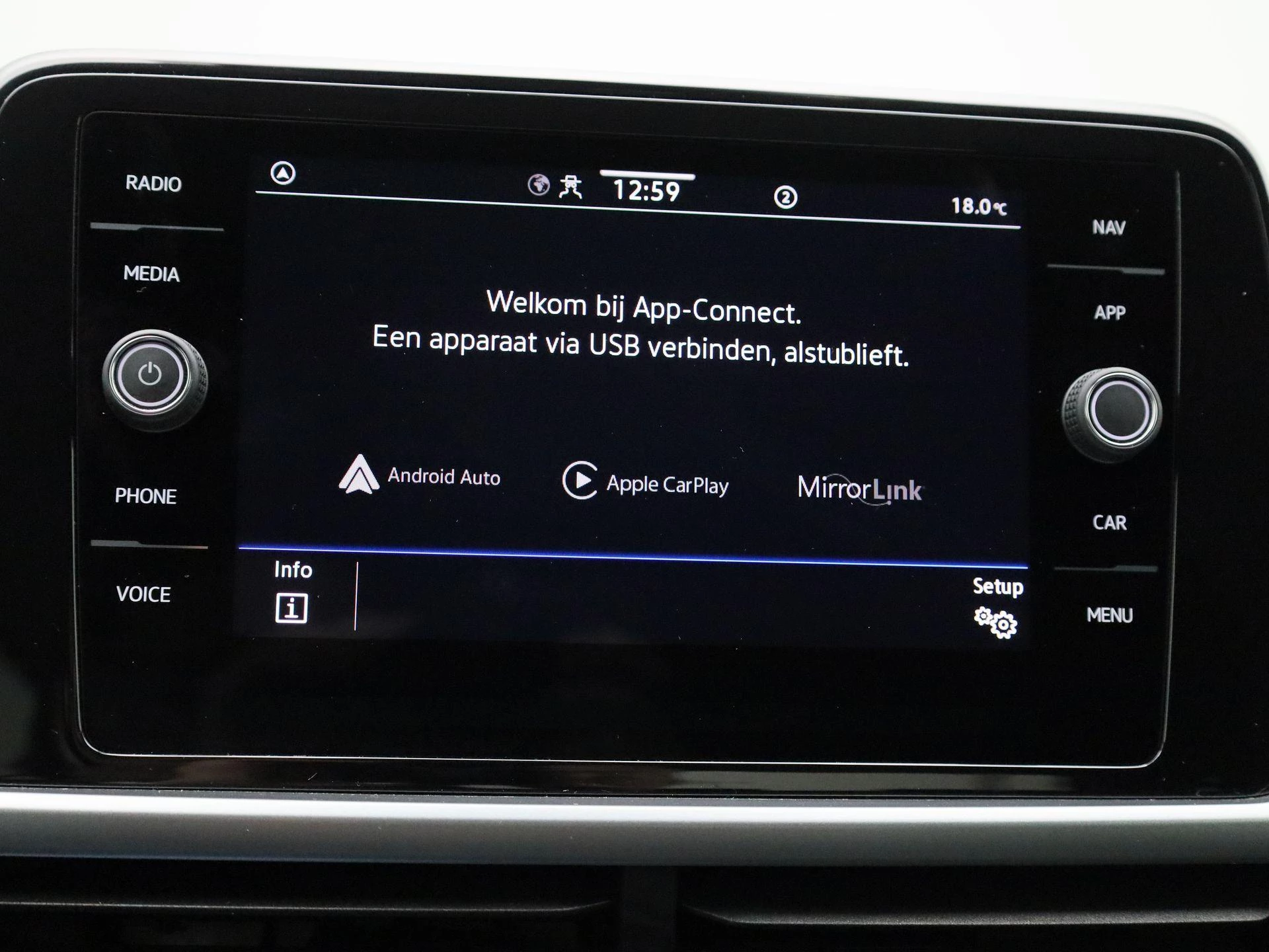 Volkswagen-T-Roc-image-20