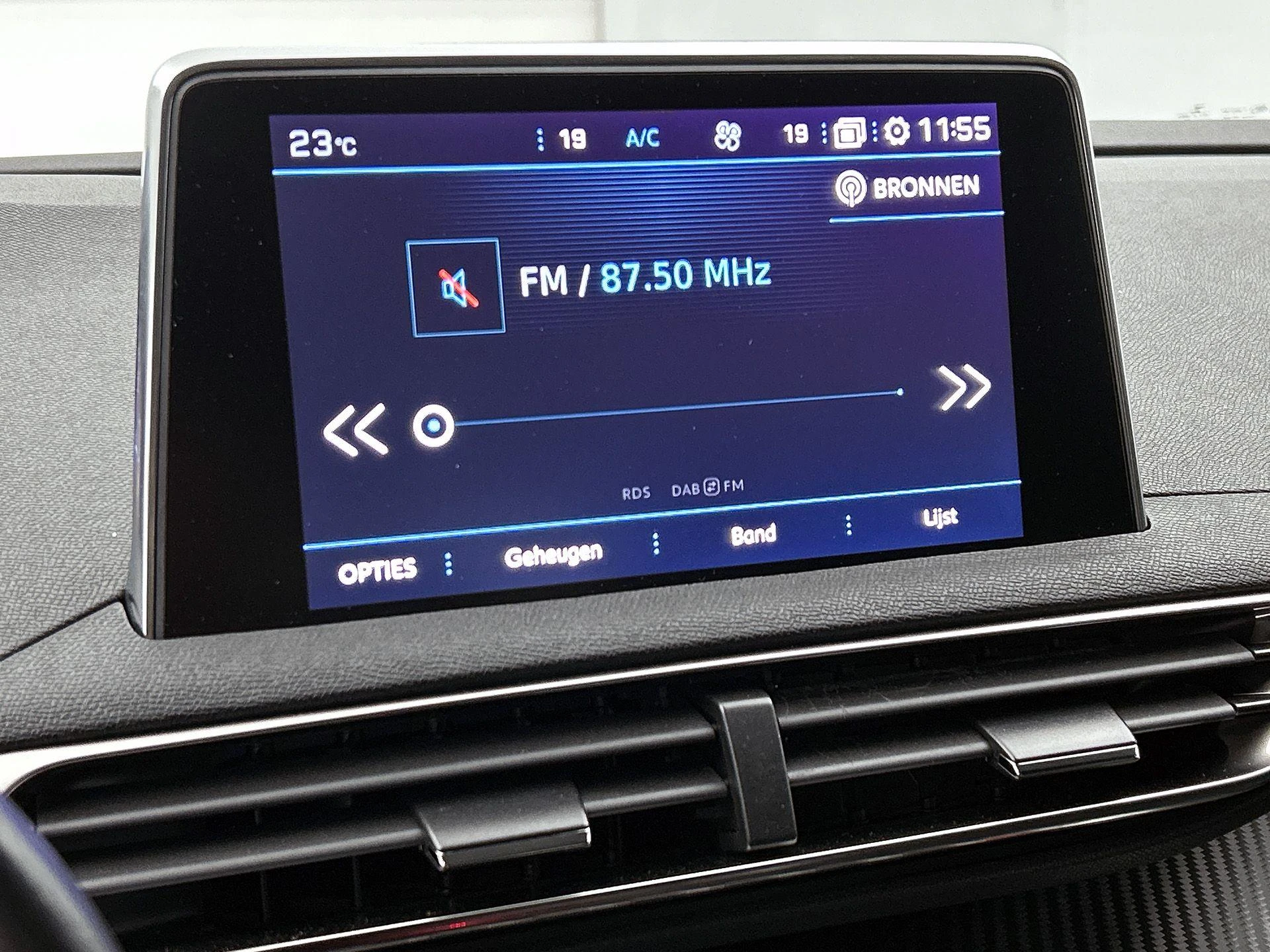 Peugeot-5008-image-6