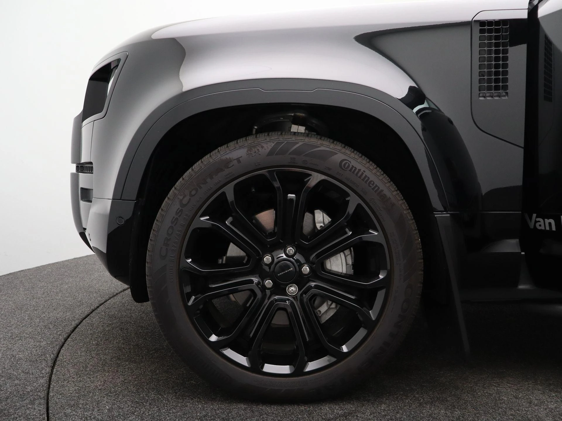 Land Rover Defender 110 2.0 P300e 110 X-Dynamic HSE