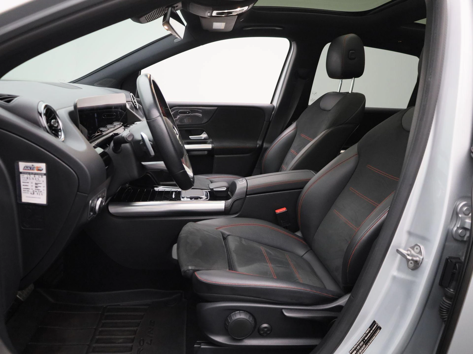 Mercedes-Benz-B-Klasse-image-9