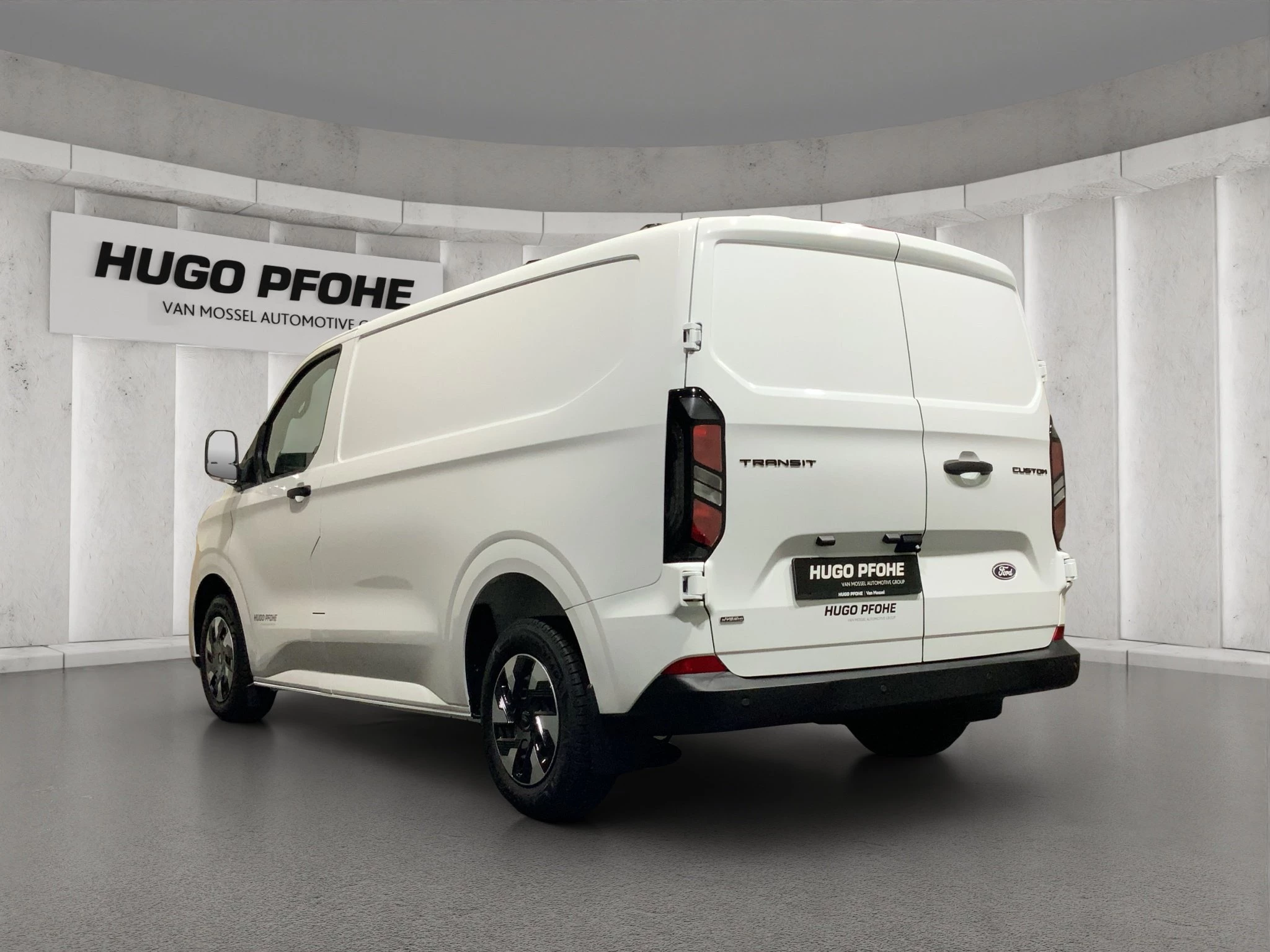 Ford Transit Custom Trend 2.5 Duratec PHEV 320 L1 CVT Kasten-LKW. 171 kW. 4-türig