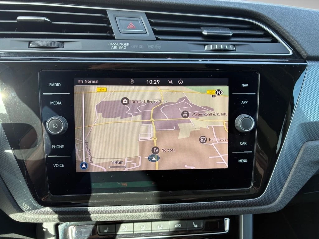 Volkswagen-Touran-image-6