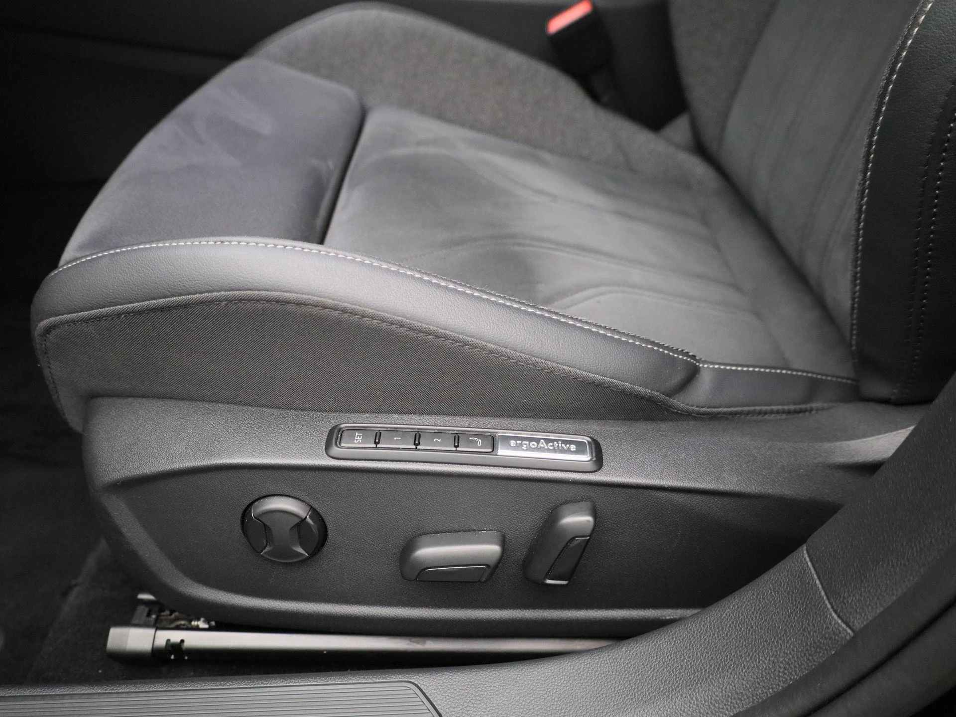 Volkswagen-Golf-image-38