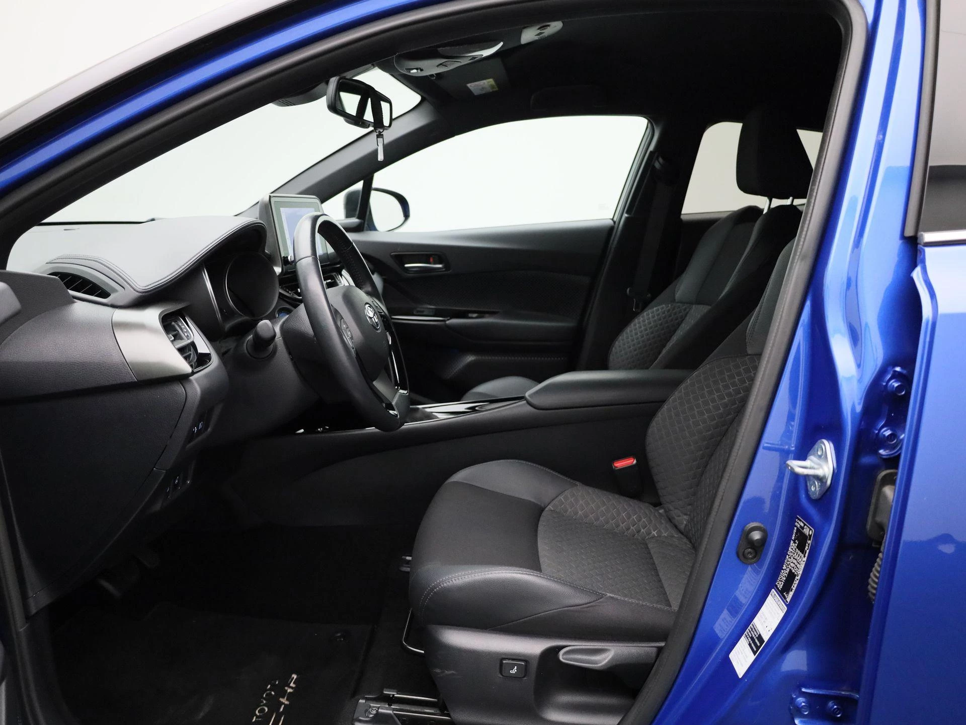 Toyota-C-HR-image-8