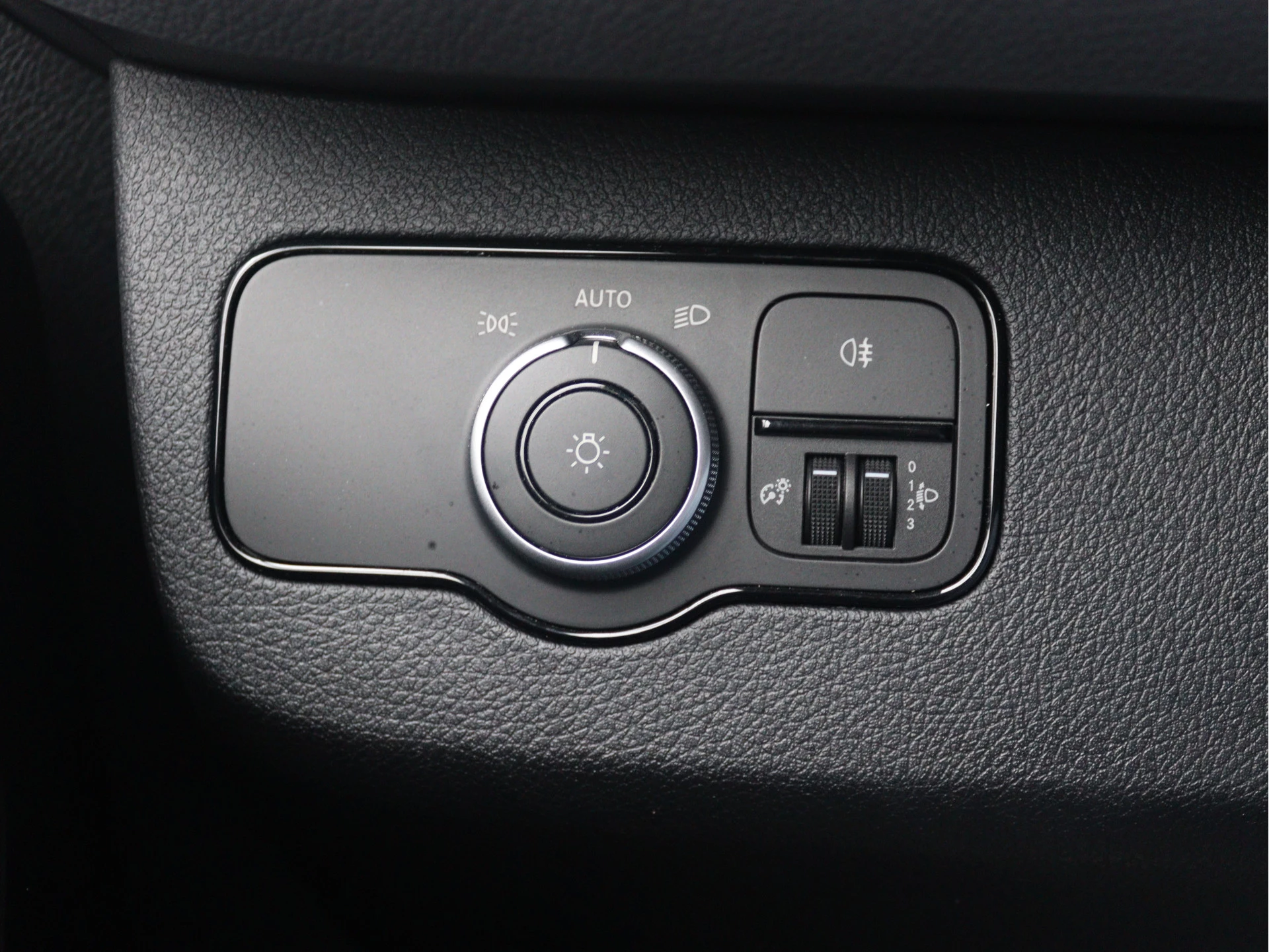 Mercedes-Benz-Sprinter-image-11