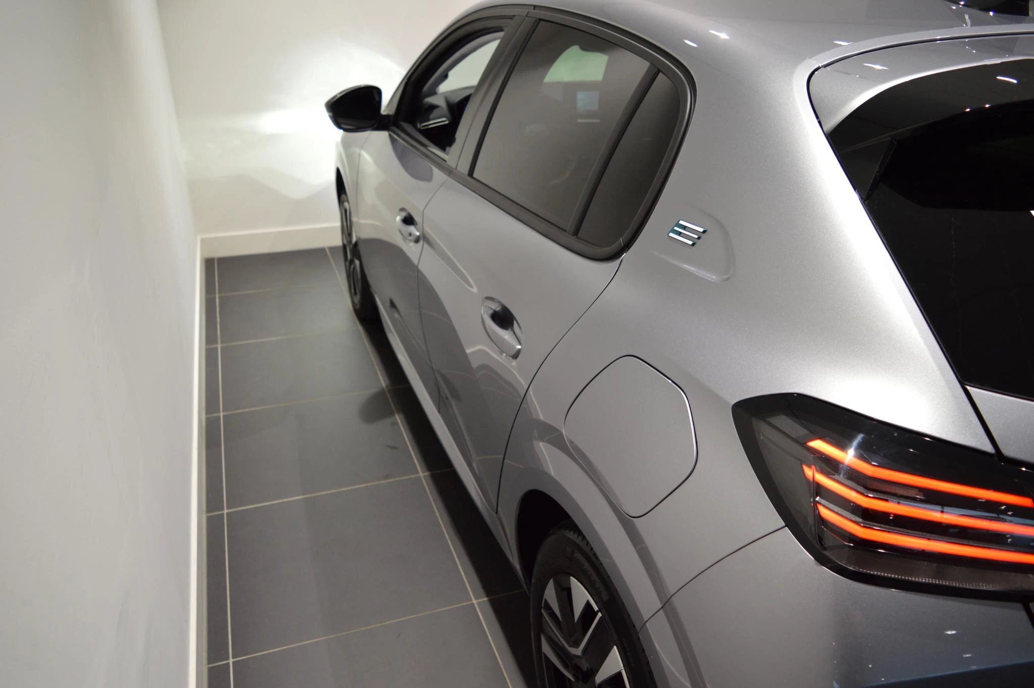 Peugeot-e-208-image-21