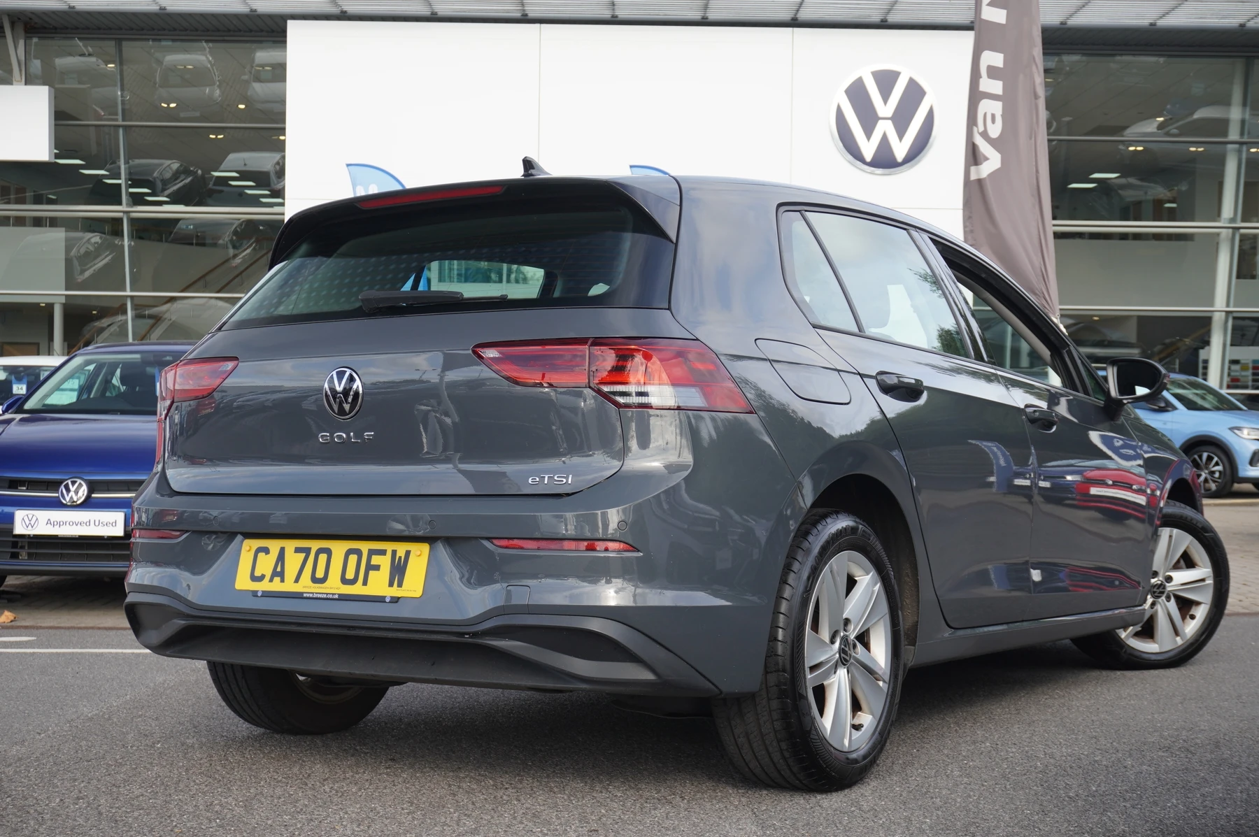 Volkswagen-Golf-image-11