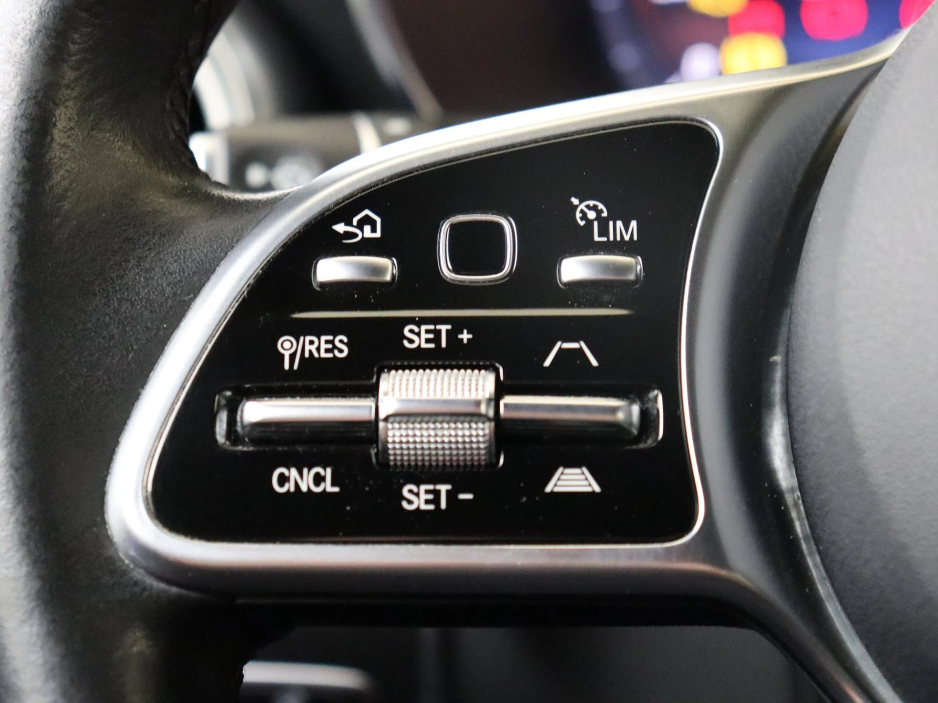 Mercedes-Benz-GLC-image-11