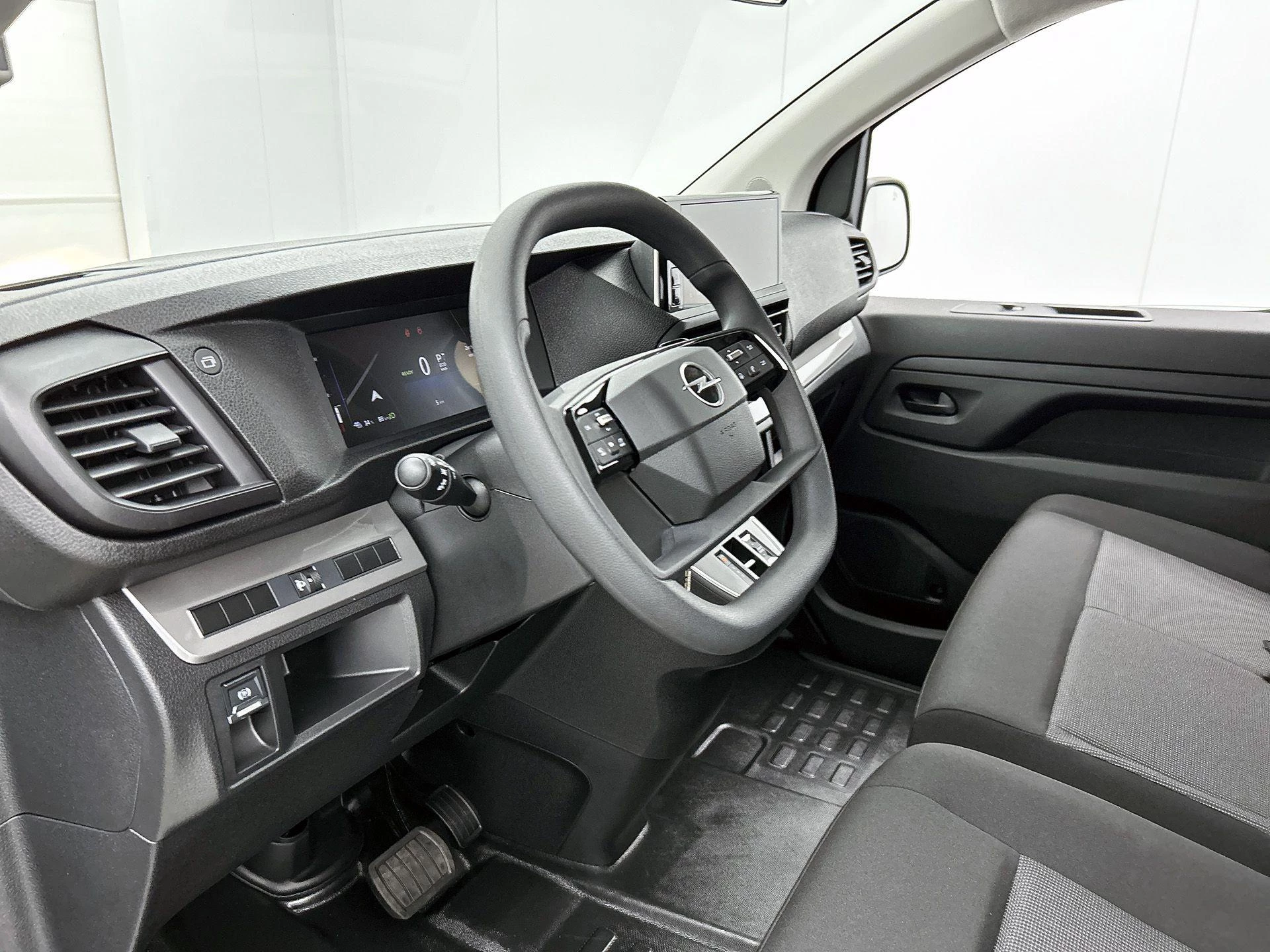 Opel-Vivaro-e-image-15