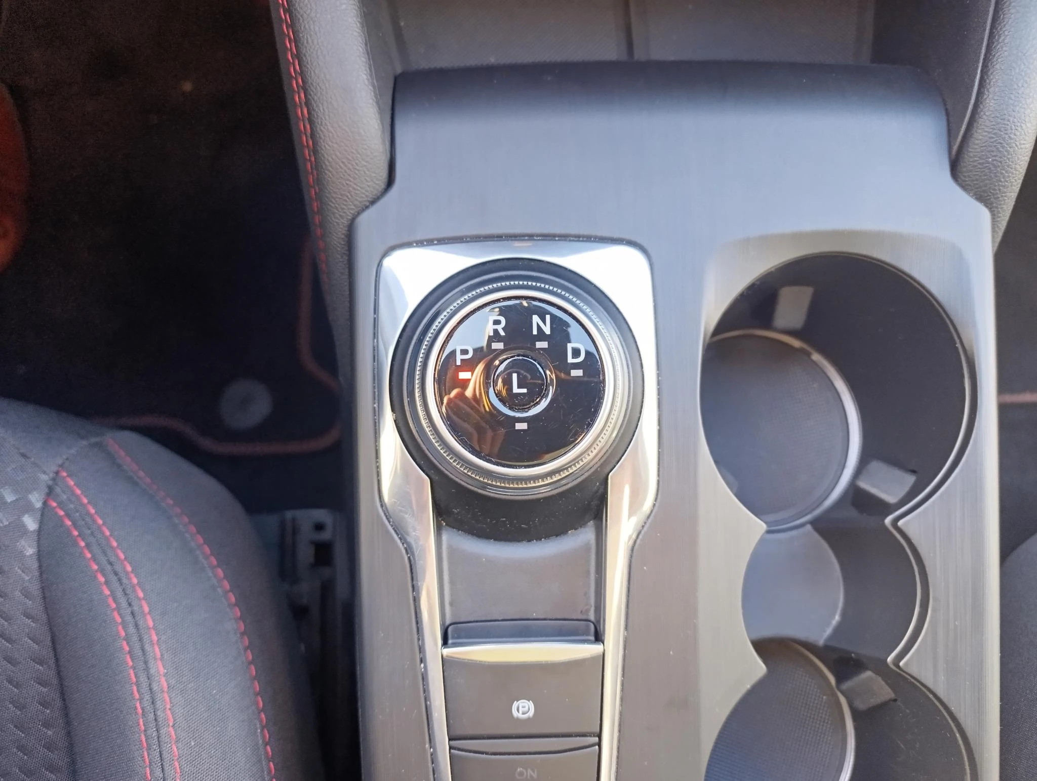 Ford-Kuga-image-25