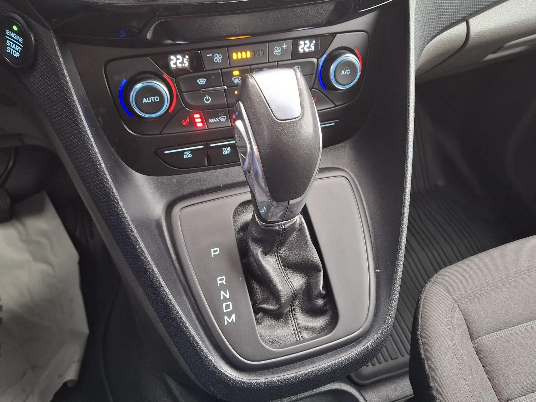 Ford-Transit Connect-image-16