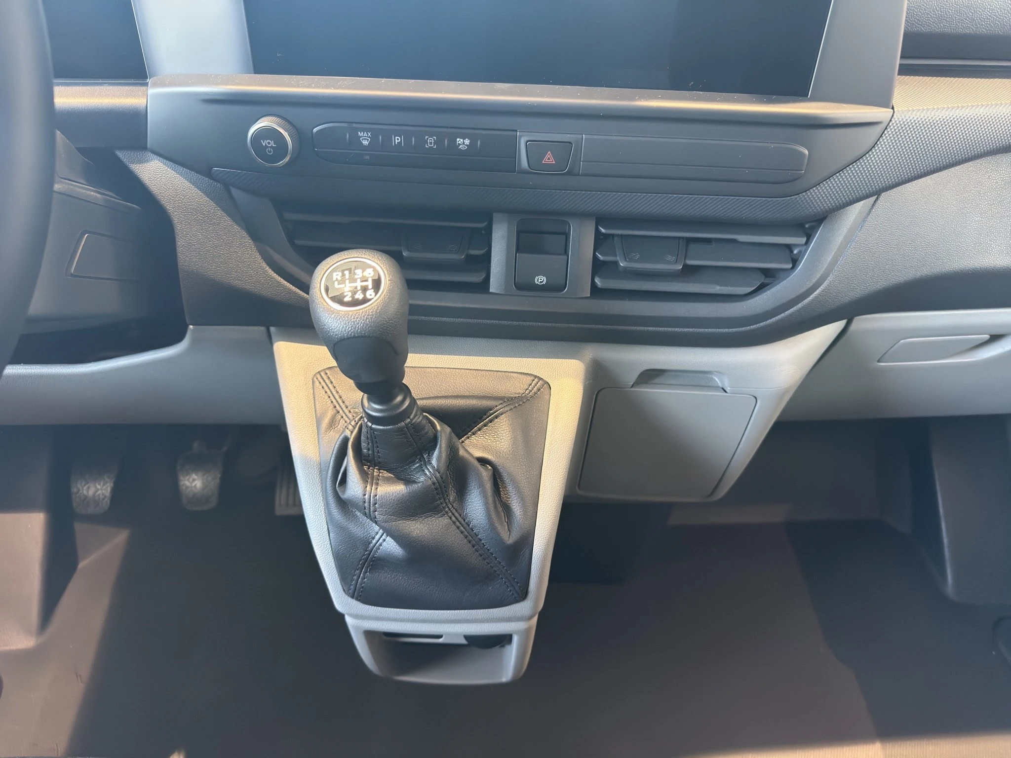 Ford-Transit Custom-image-10