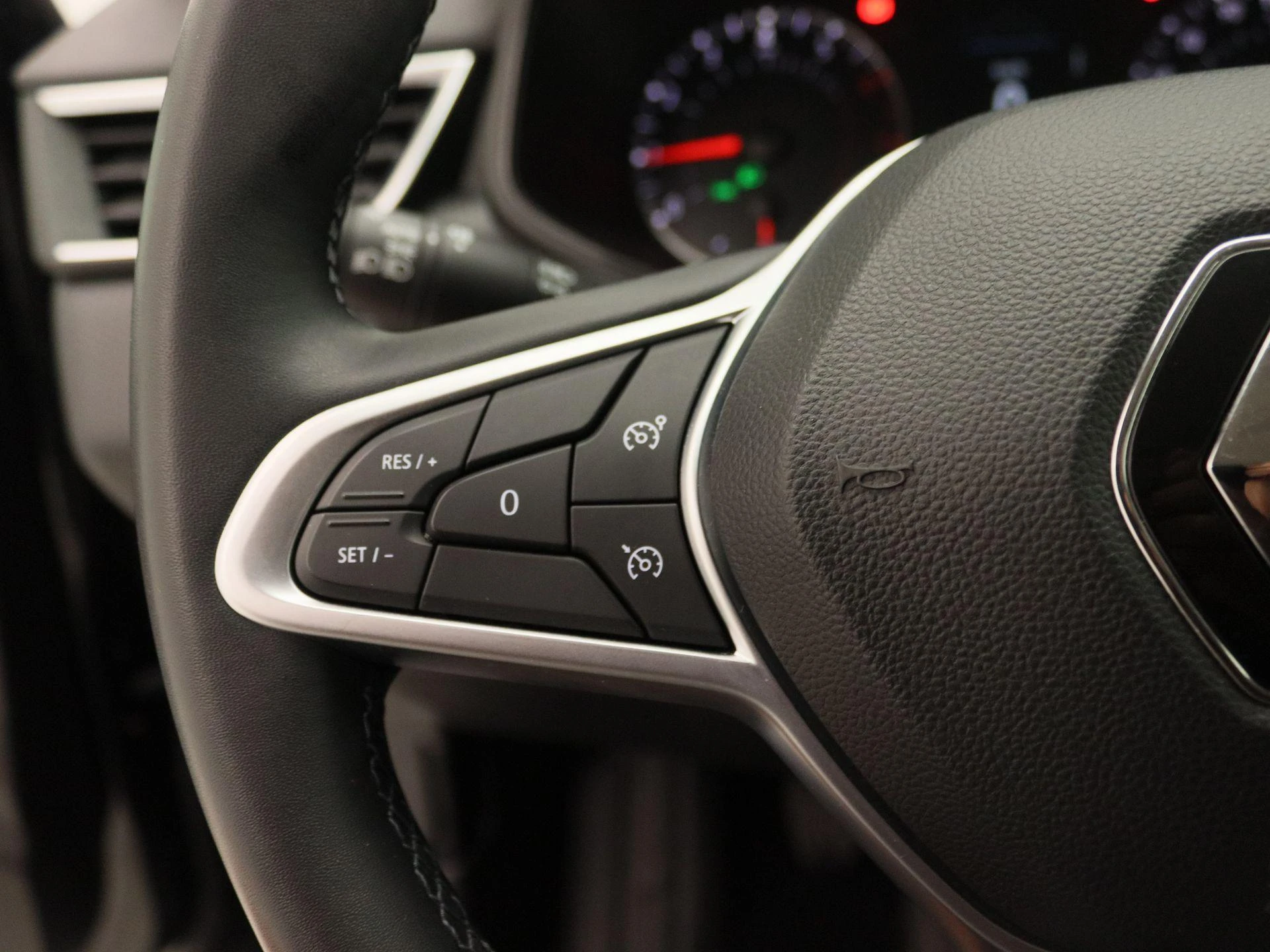 Renault-Clio-image-17