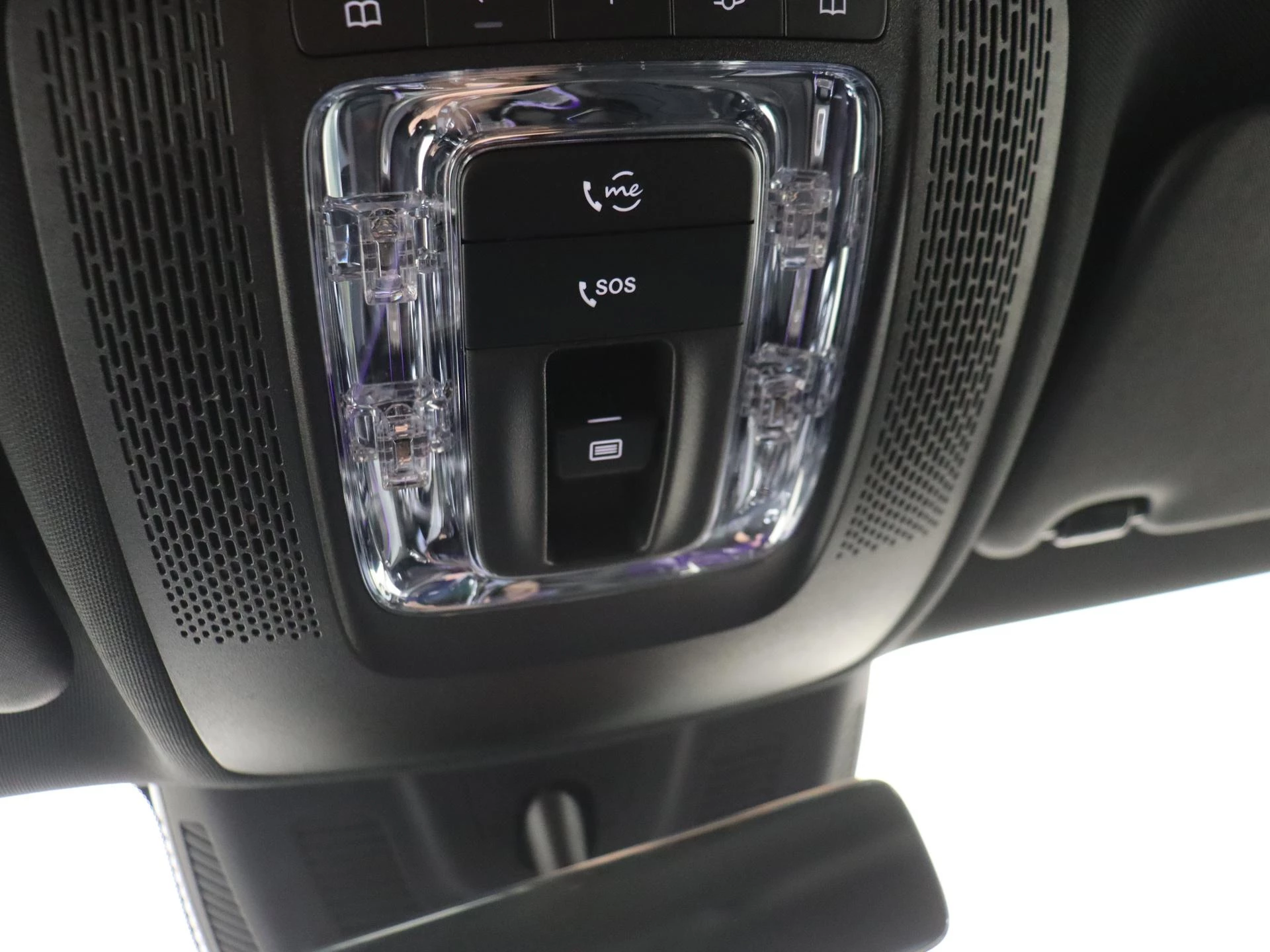 Mercedes-Benz-GLA-image-26