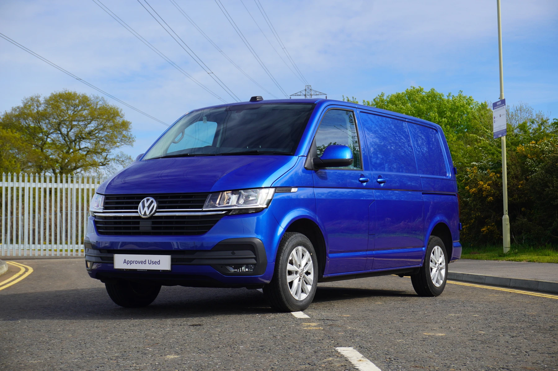 Volkswagen-Transporter-image-19