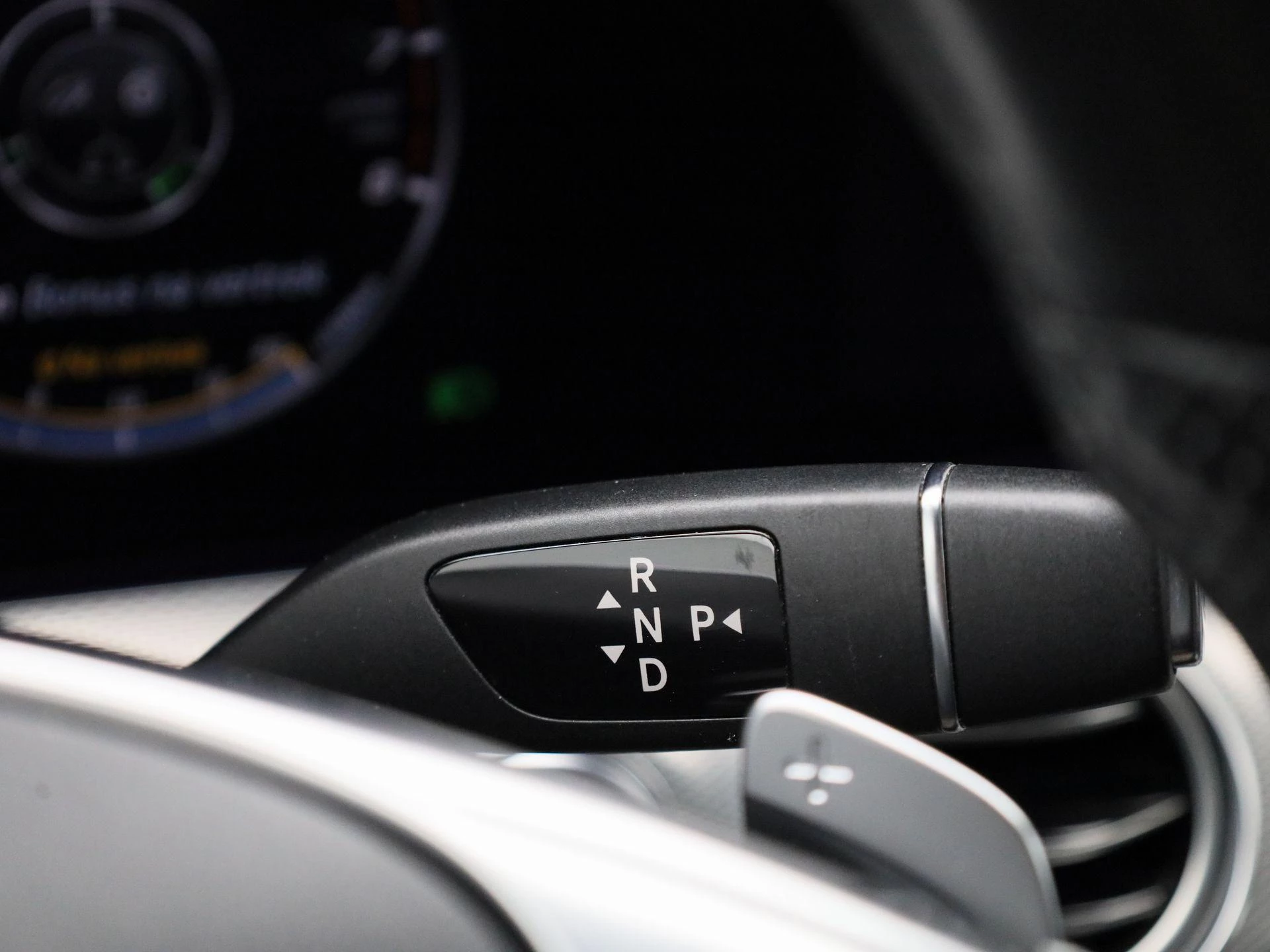 Mercedes-Benz-E-Klasse-image-26